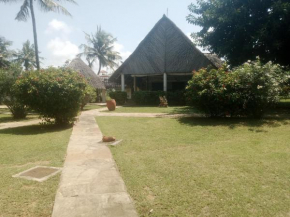 Roekenest Ndege House